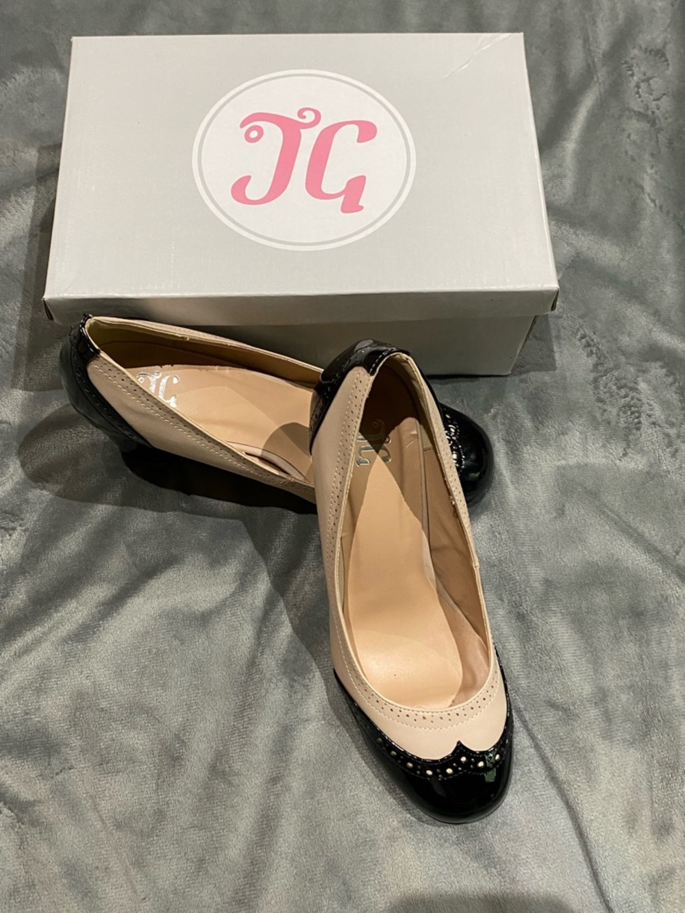 Two-Tone Beige and Black Women's Ballet Flats